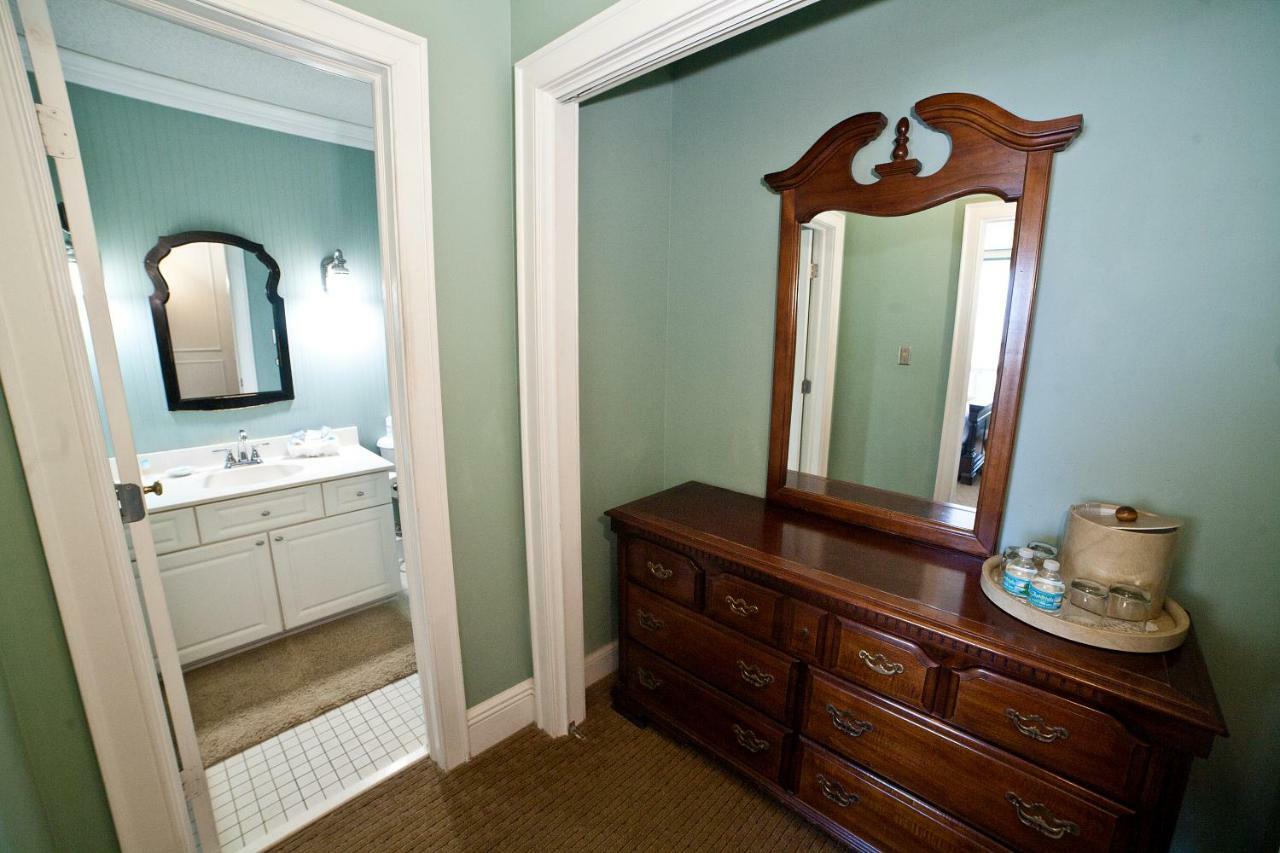 เดอโซโต บีช เบด แอนด์ เบรคฟาสต์ Bed & Breakfast ไทบีไอส์แลนด์ ภายนอก รูปภาพ